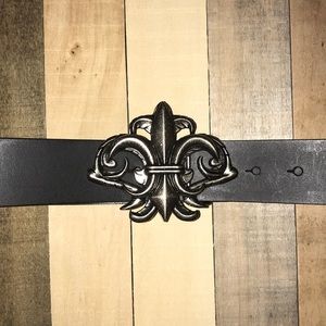 Levi’s belt with flier de lis belt buckle